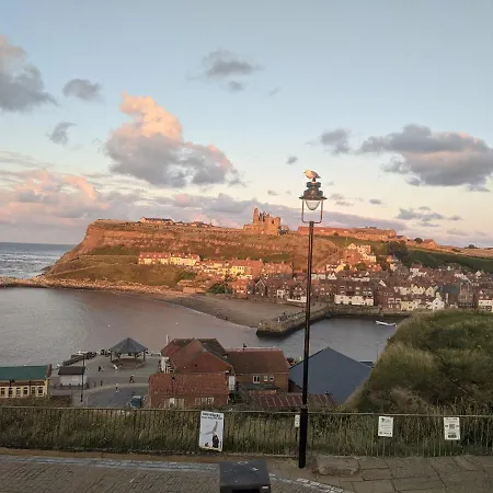 Апартаменты Fieldside View Sleeps 7 Village Near Whitby